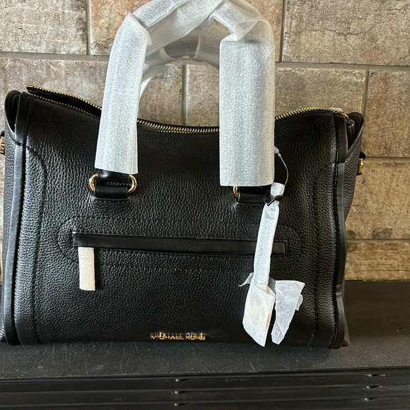 NWT Michael Kors leather Carine in Black - Picture 1 of 10